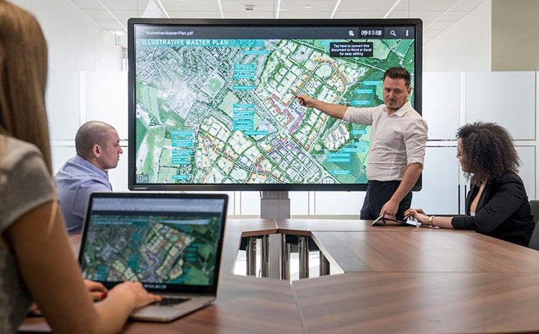 Clevertouch lanceert een nieuwe reeks zakelijke vergaderoplossingen thumbnail