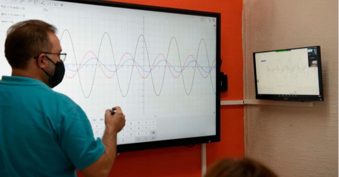 Il Centro di studi superiori San Agustín de Bilbao investe in tecnologia per promuovere lezioni miste thumbnail